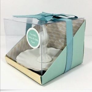 White Flamingo Gold Trim Ring Holder